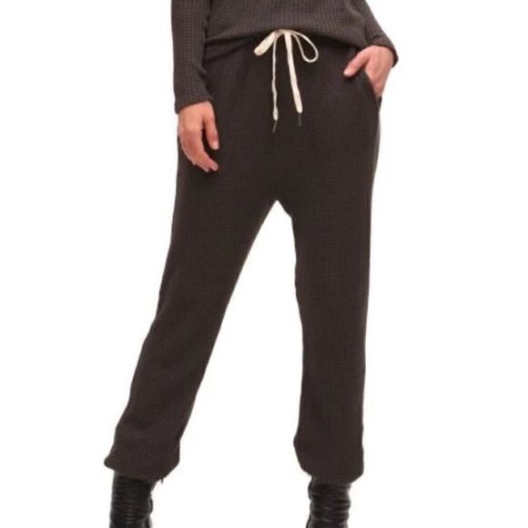n: Philanthropy Revolve Zaiden Drawstring Joggers In Choc.Size XS - Picture 1 of 13